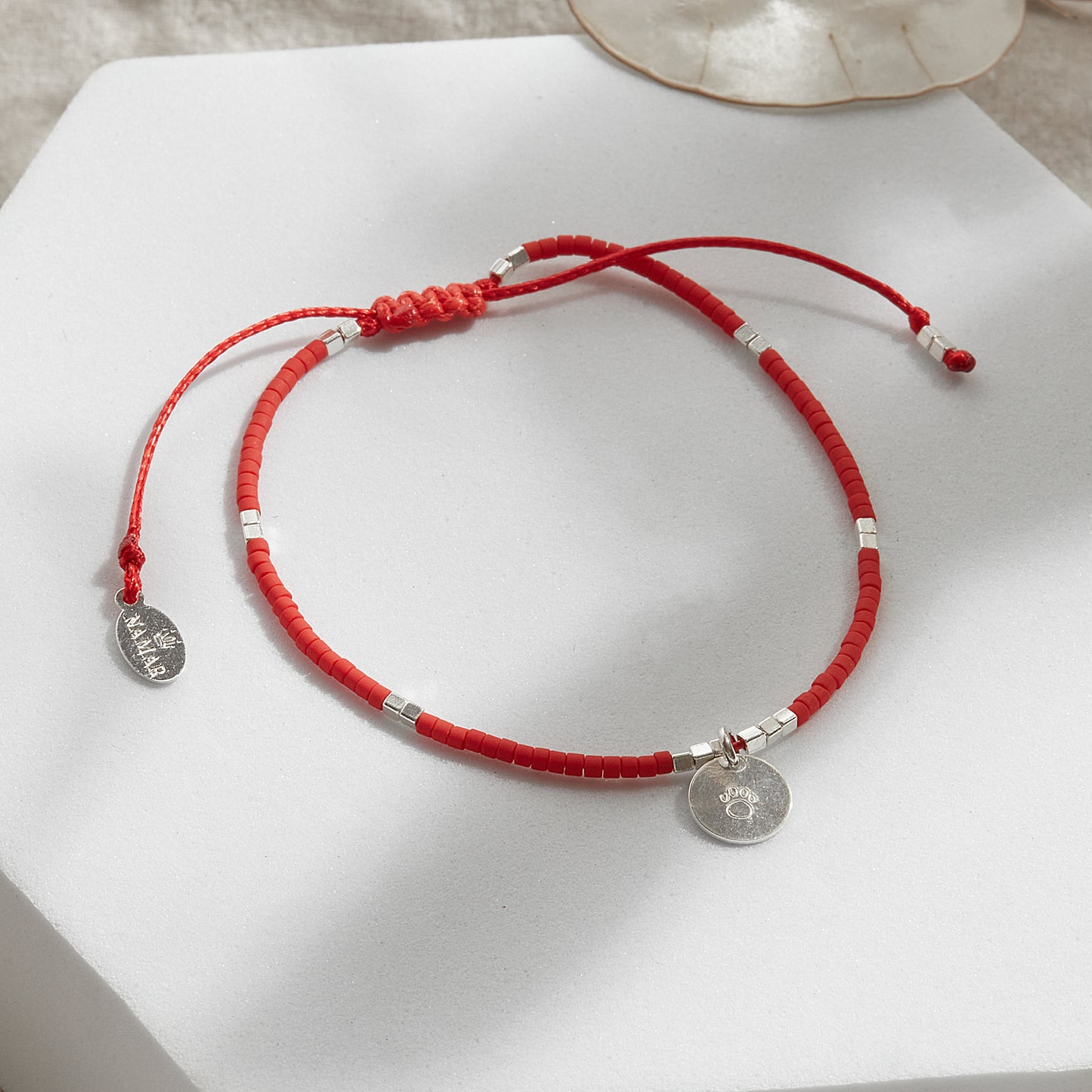 PULSERA ROJA AJUSTABLE DIJE A ELECCIÓN