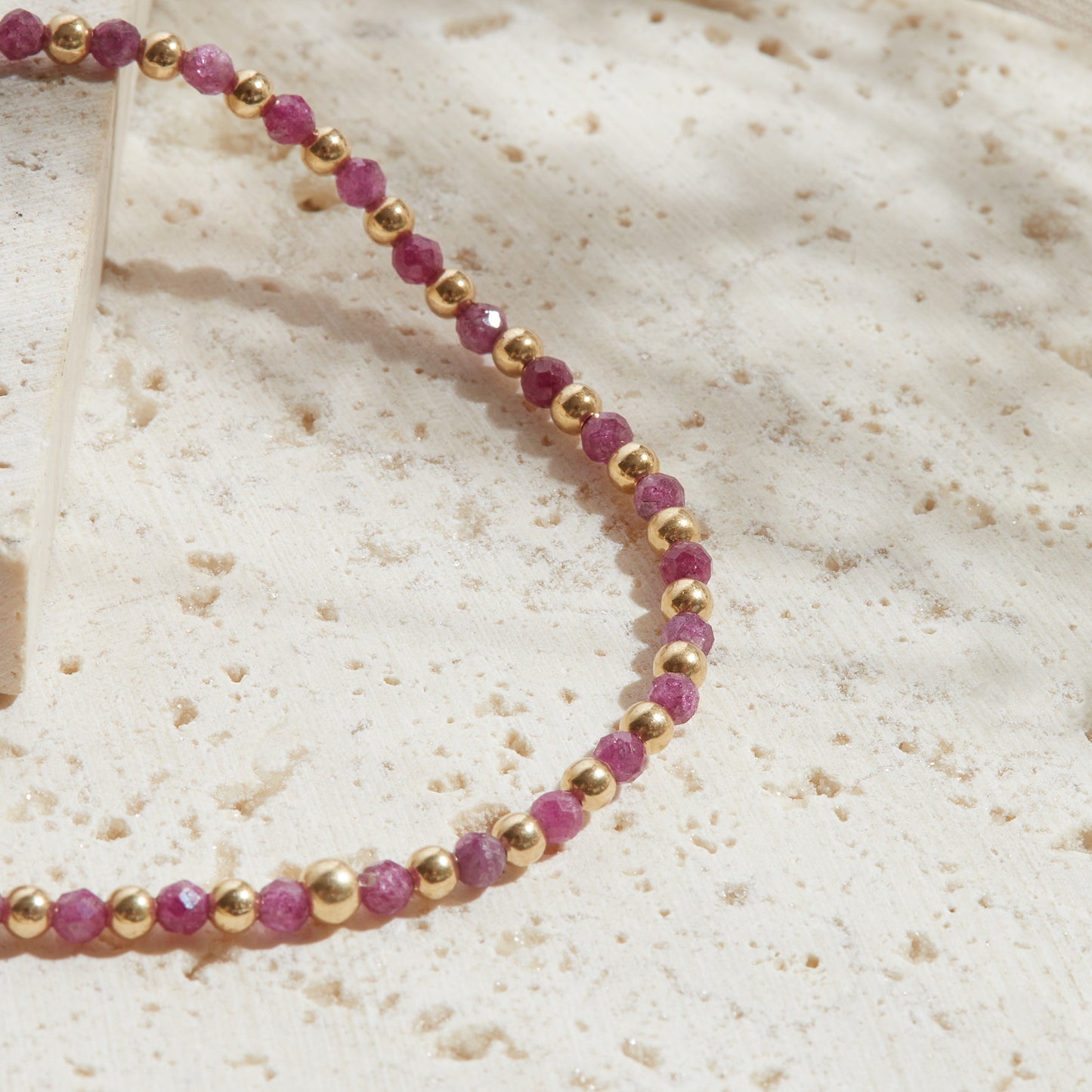 PULSERA IBIZA — GOLDFILLED Y PIEDRAS SEMIPRECIOSAS