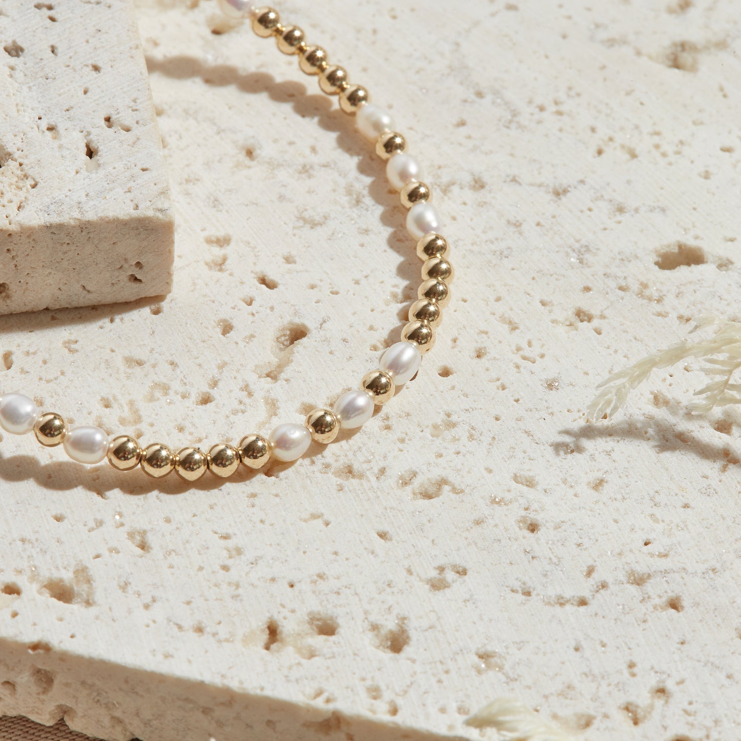 PULSERA BALI — GOLDFILLED Y PIEDRAS SEMIPRECIOSAS