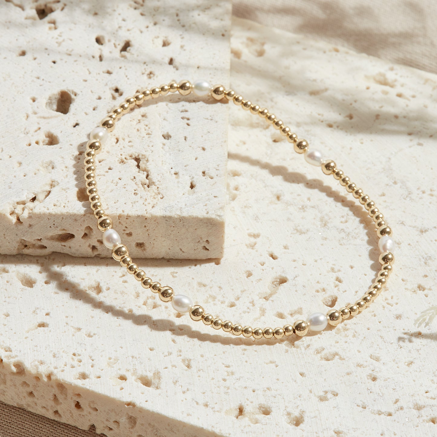 PULSERA MALDIVAS — GOLDFILLED Y PIEDRAS SEMIPRECIOSAS