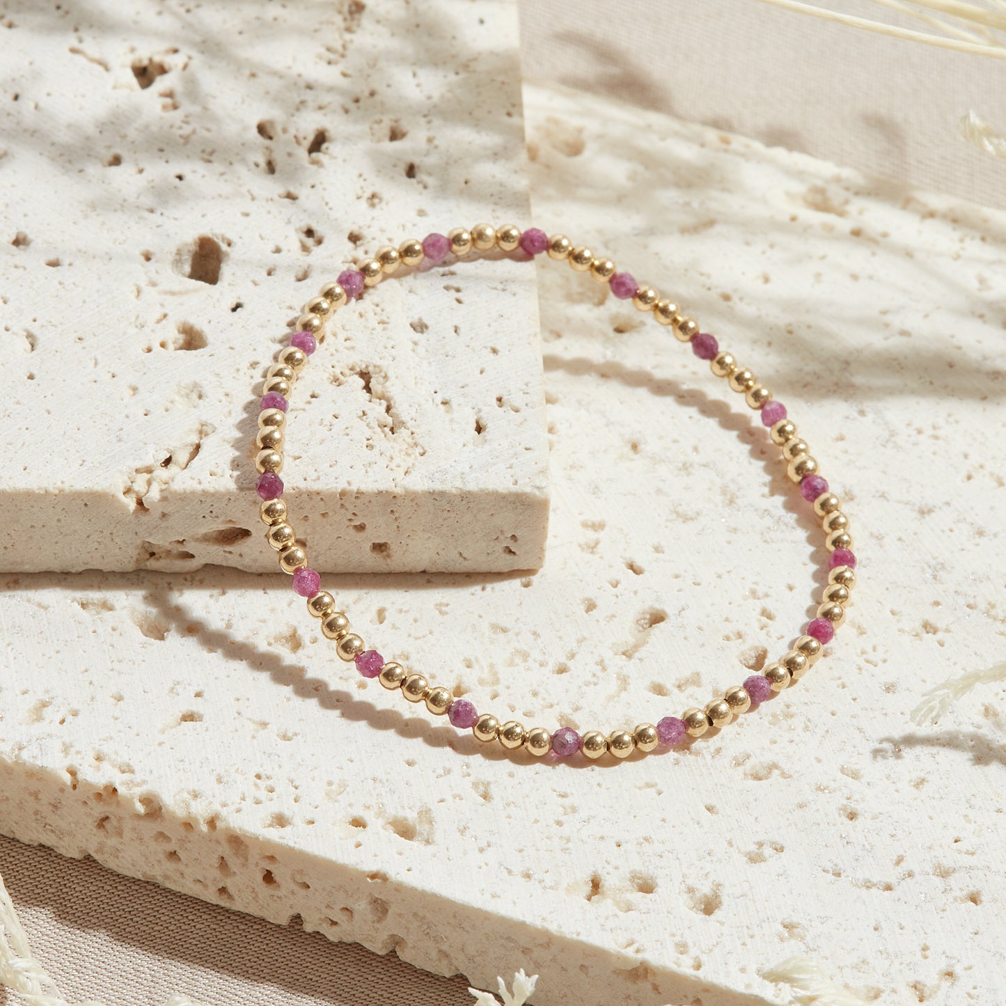 PULSERA FIJI — GOLDFILLED Y PIEDRAS SEMIPRECIOSAS