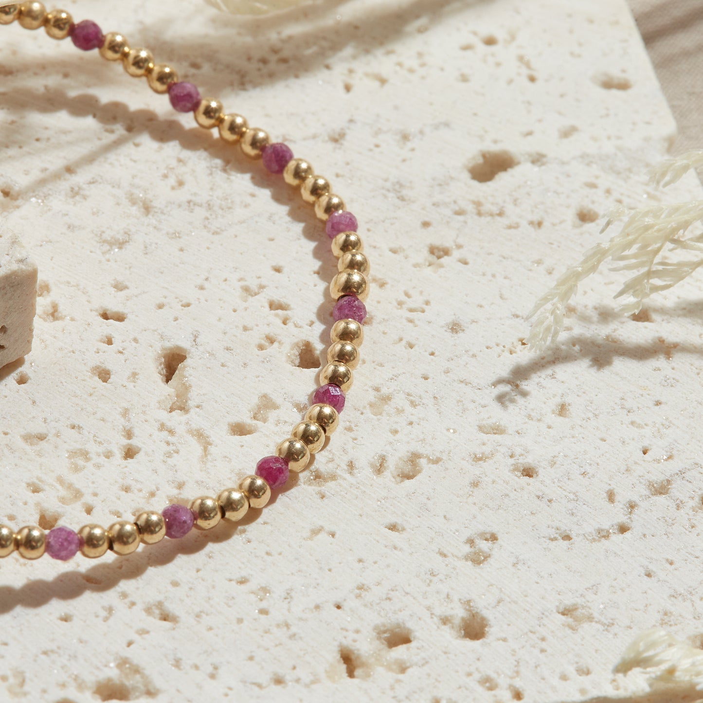 PULSERA FIJI — GOLDFILLED Y PIEDRAS SEMIPRECIOSAS