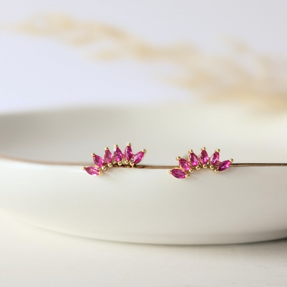 Aros Mini Alitas Mariposa Fucsia Y Verde Con Pin