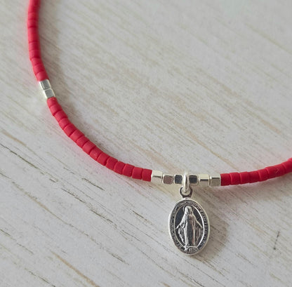 PULSERA ROJA AJUSTABLE VIRGEN DE LOS RAYOS
