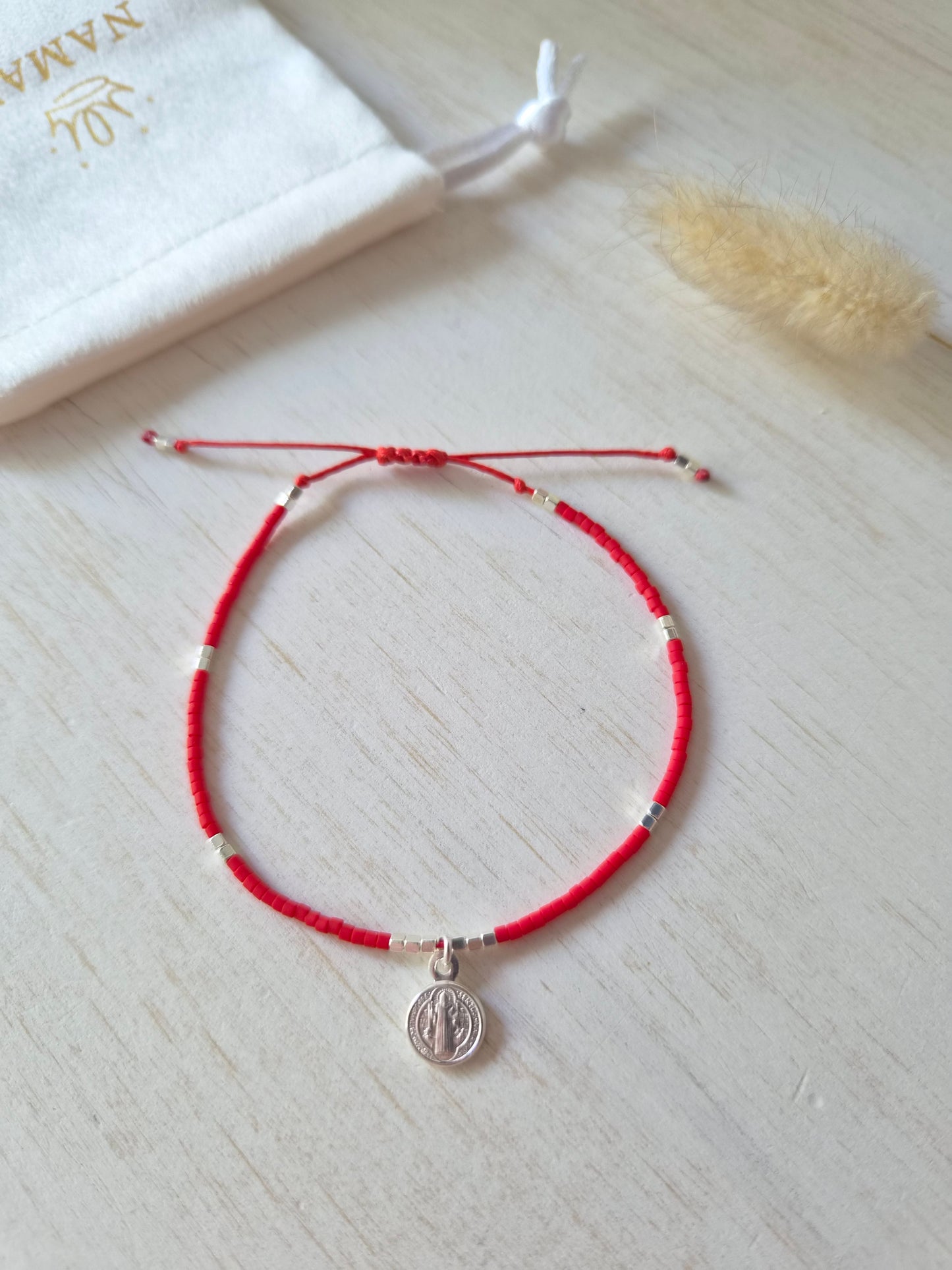 PULSERA ROJA AJUSTABLE SAN BENITO